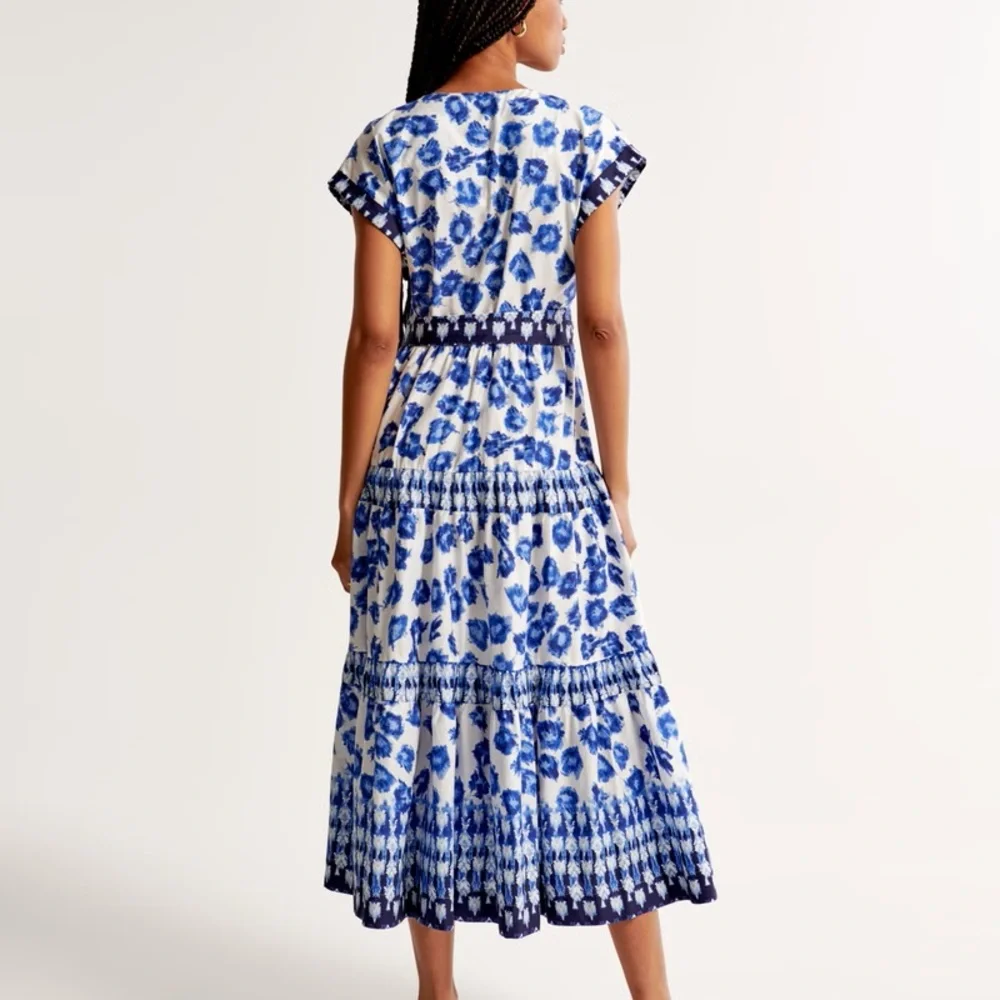 NWT Abercrombie & Fitch Blue and White Floral Maxi Dress